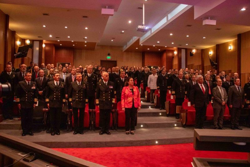 Lee más sobre el artículo ACADEMIA DE GUERRA NAVAL GRADUÓ UNA NUEVA PROMOCIÓN DE OFICIALES ESPECIALISTAS EN ESTADO MAYOR